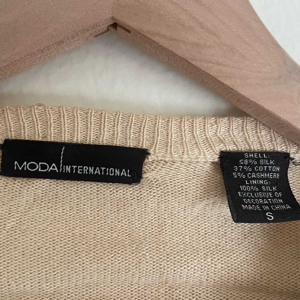 Moda INTERNATIONAL. Detailed beading. Sweater. - Picture 4 of 4